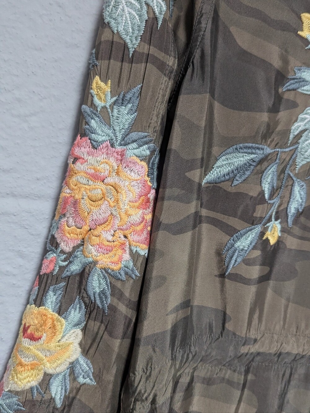 Johnny Was Workshop Embroidered Camo Jacket Size XS - Picture 8 of 14